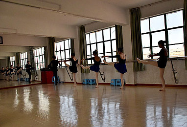 91草莓櫻桃絲瓜綠巨人秋葵蓮：美食奇遇，廚藝大挑戰(zhàn)-1