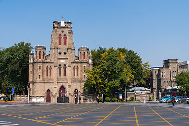 張馨予被C到高潮下不了床,演員張馨予激情戲份投入，敬業(yè)精神引關(guān)注-2