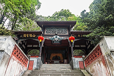 one.yg12.aqq一個致敬韓寒：文學界新星致敬韓寒：青春戰(zhàn)士！