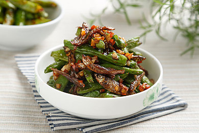 JuliaAnn熟婦大黑炮大戰(zhàn)：熟婦大戰(zhàn)黑炮，新游戲體驗非凡-1