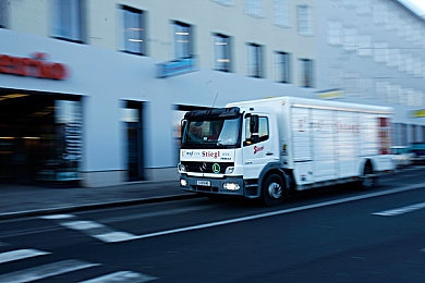 Gay男同玩弄體育生:校園風(fēng)波:同性戀男子校園行徑引發(fā)關(guān)注-2